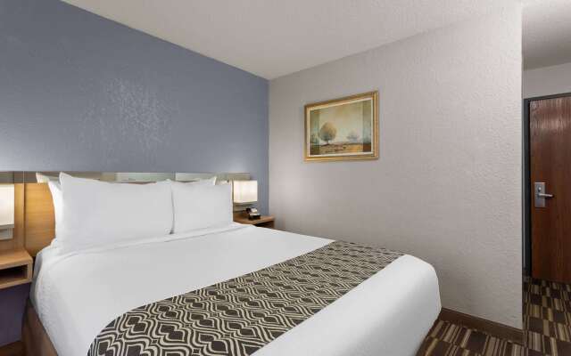 Microtel Inn & Suites by Wyndham Zephyrhills