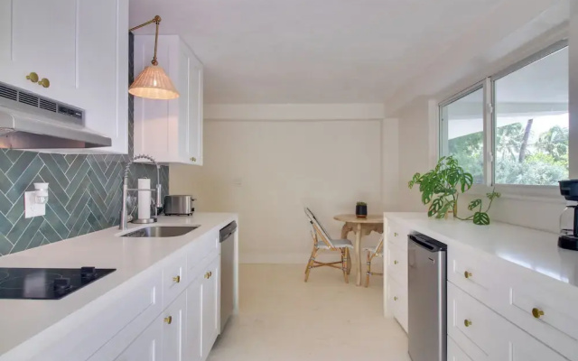 Walk to Beach: Tavernier Apartment w/ Patio!