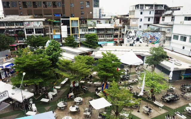 Moumou Hostel