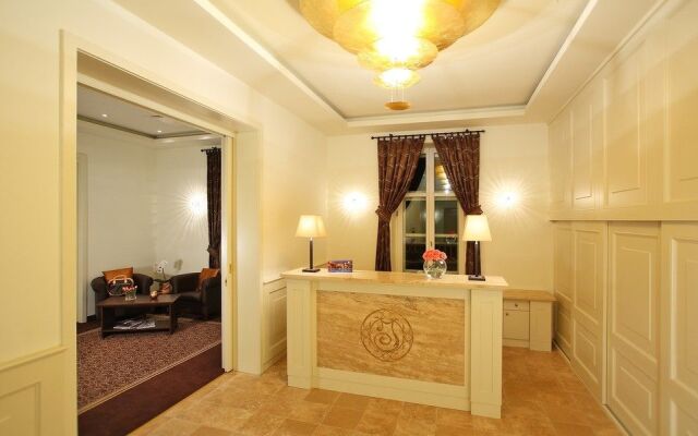 Ipoly Residence - Executive Hotel Suites