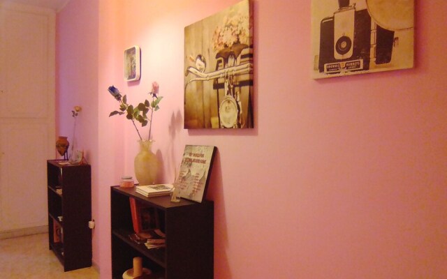 Appartamento via Ugo de Carolis