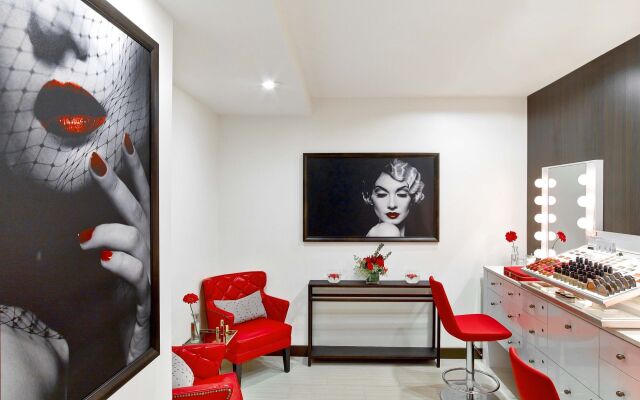 The Garden City Hotel