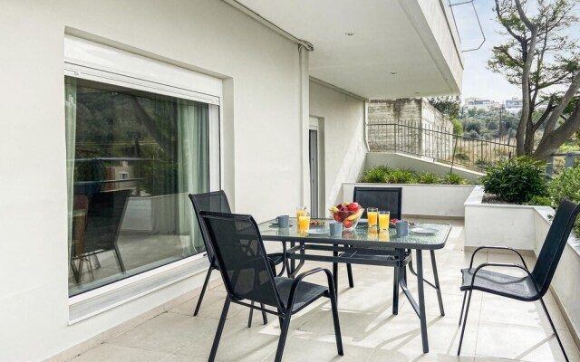 Beautiful Apartment in Chalkida With Wifi and 2 Bedrooms