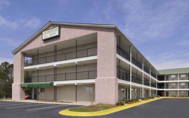 Savannah Suites-Stone Mountain