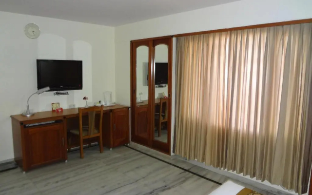 Daspalla Executive Court