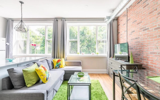 Stylish 2Br Apartment in the Heart of Hamilton 4
