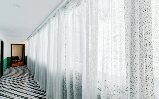 Locals Apartment House 40