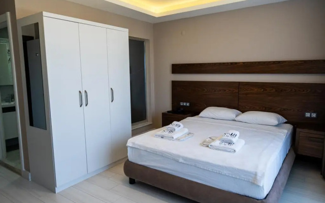 No 48 Alacatihotel