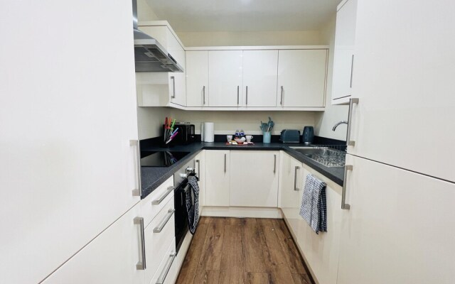 1-bed Apartment in Ealing, 3 Mins From Station