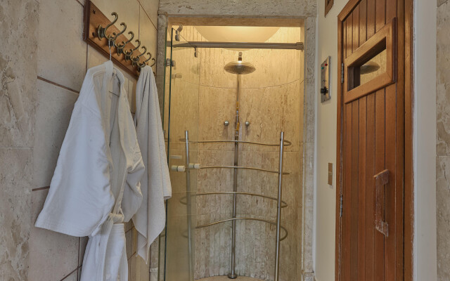 Le Suisse Elegance Hotel