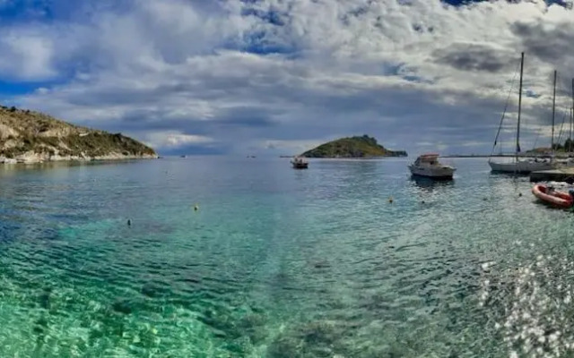 Alpha Villa - Alpha Villa