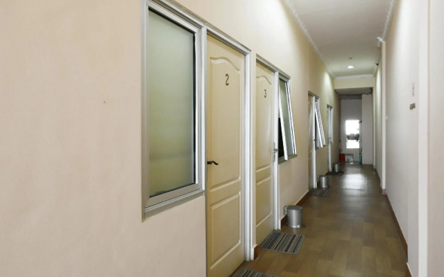 Guest House 268 by OYO Rooms