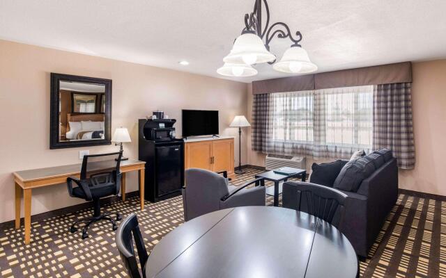 Quality Inn & Suites Plano East - Richardson