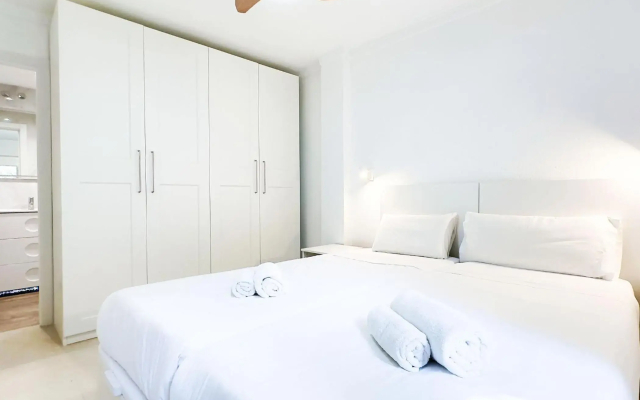 1 Bedroom Apartment Second Line Beach- Parque Marbella Building