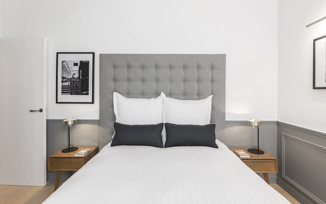 LUX 3BDR Arc de Triomphe I by Livinparis