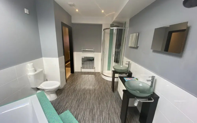 2 Bedroom Gray Apartment Blackpool