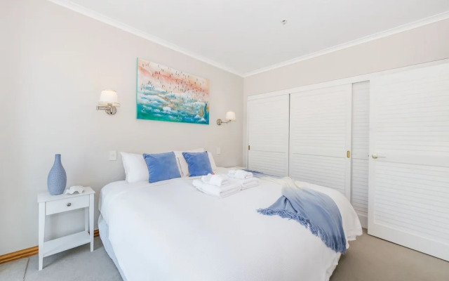 Elegant 2BR Princes Wharf Apartment
