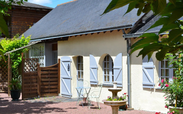 Cozy Holiday Home in Brion with Swimming Pool