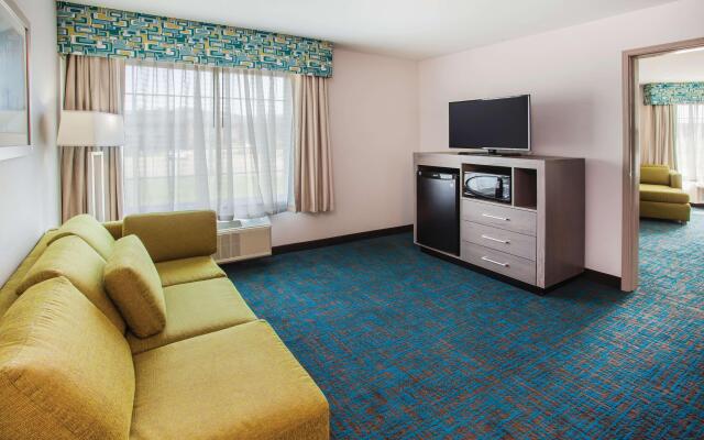 La Quinta Inn & Suites by Wyndham St. Paul-Woodbury