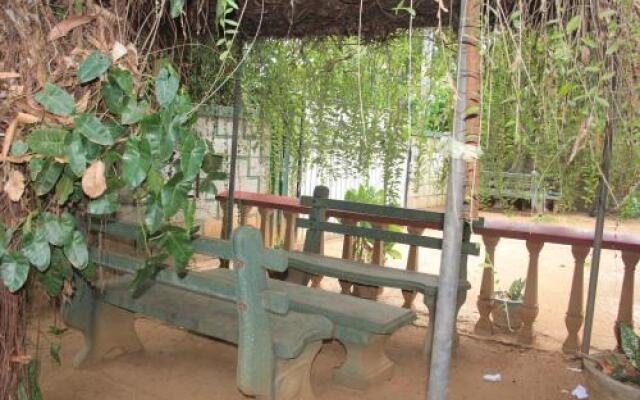 Elephants Fence Guest & Safari Services