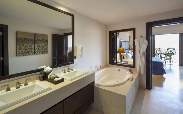 Puerta Cortes Residences