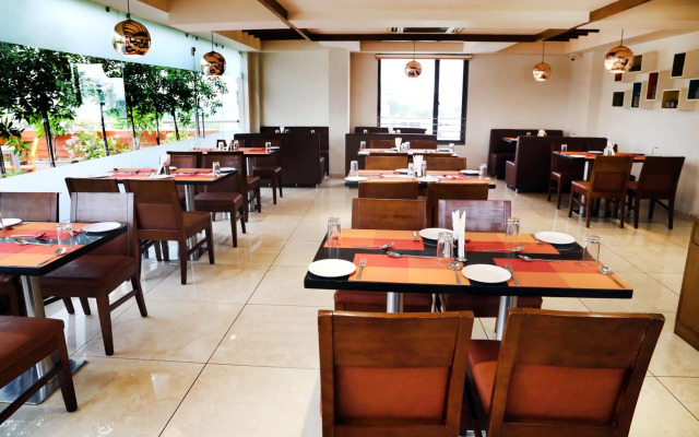 OYO Premium Vastrapur Lake