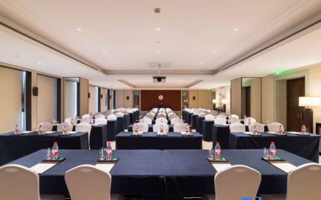 Greentown Rose Garden Hotel