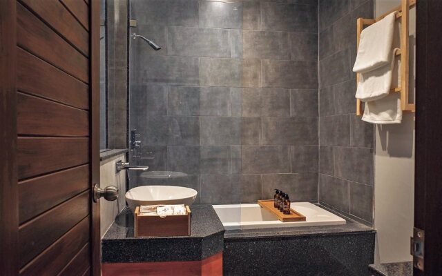 Cherlock Hotel