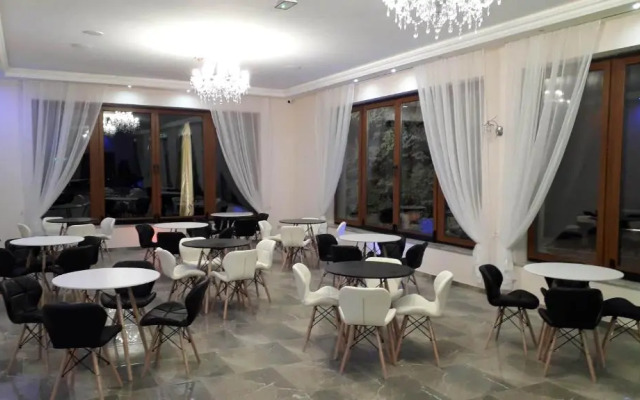 Hotel I Restauracja Admiral