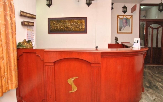 FabExpress Santhi Inn