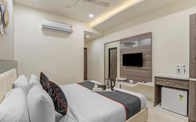 OYO Townhouse 812 Hotel The Grand White