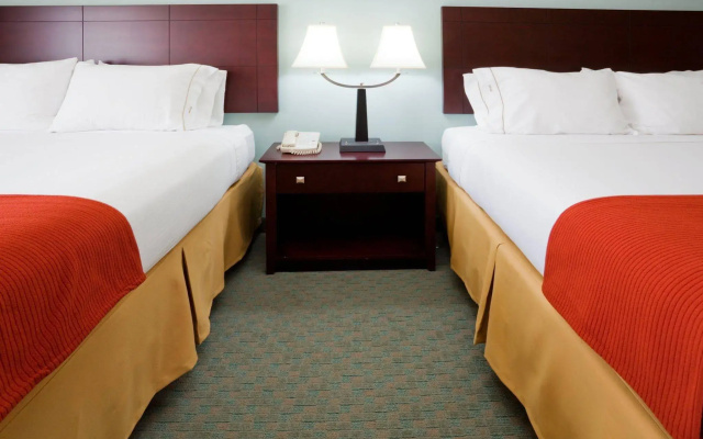 Holiday Inn Express Hotel & Suites Charlotte Arrowood by IHG