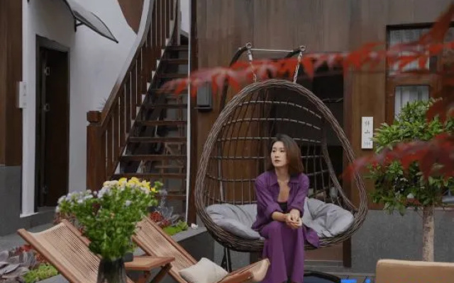 Violet · Listening to the Rain in the Mountains | Forest Oxygen Bar Luxury Leisure Vacation Stay – People – Lijiang