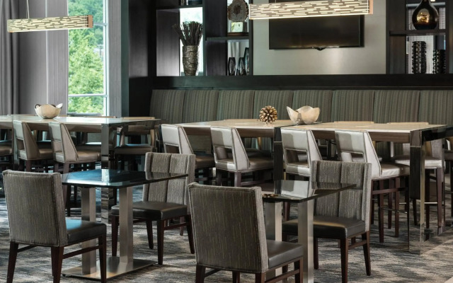 Courtyard by Marriott Edgewater NYC Area
