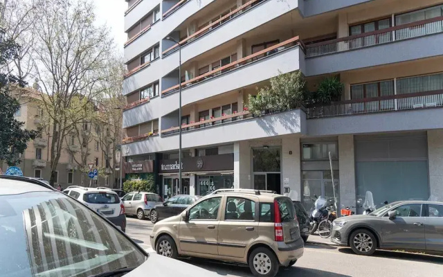 Urban Apartment With Private Terrace