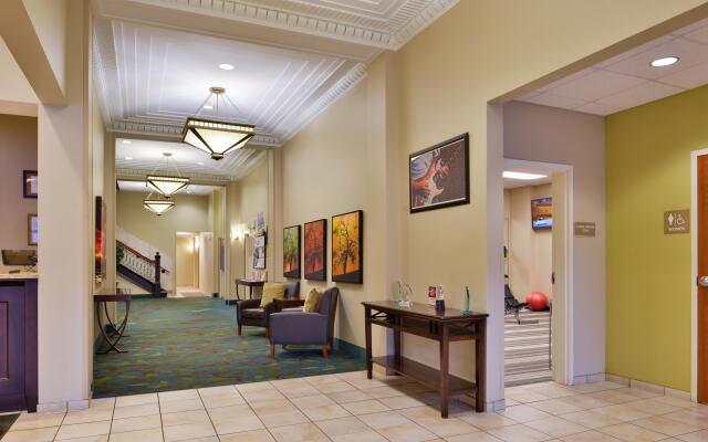 Candlewood Suites Terre Haute, an IHG Hotel