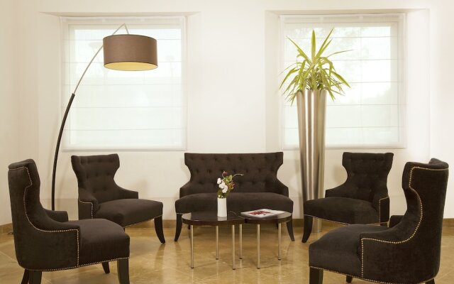 Residhome Appart Hotel Paris-Massy