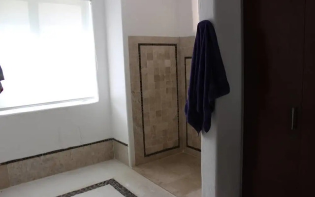 4BR APT IN Paseo DE LA Playa 35, Acapulco Diamante