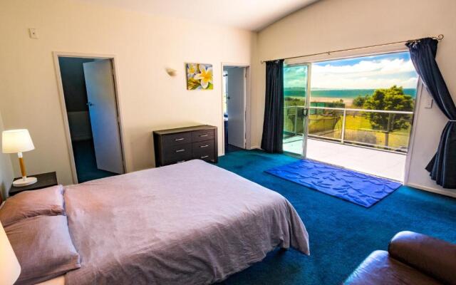 La Casa Al Mare - Golden Bay Beach House