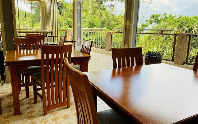 Crystal Apartment Hotel And Lodges
