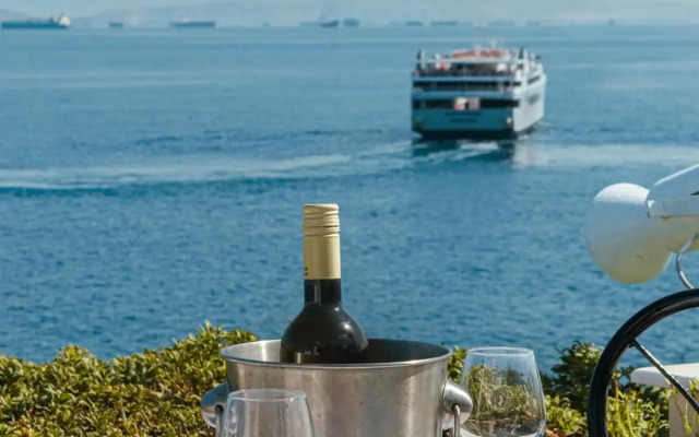 Mistral Apartments Aegina