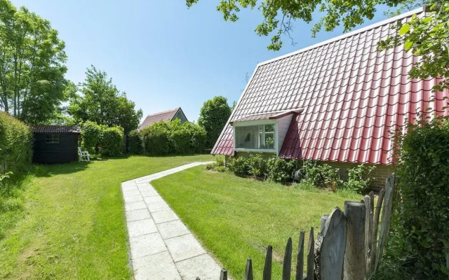 Radiant Seaside Holiday Home
