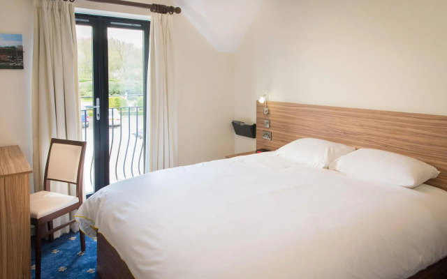 The Sharnbrook Hotel