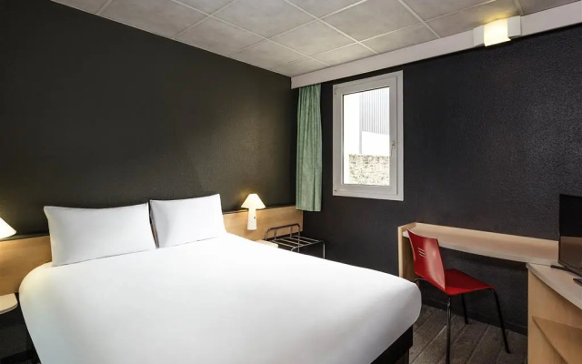 ibis Lannion Cote de Granit Rose