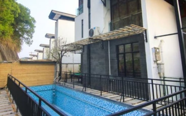 Moon River European Style Villa