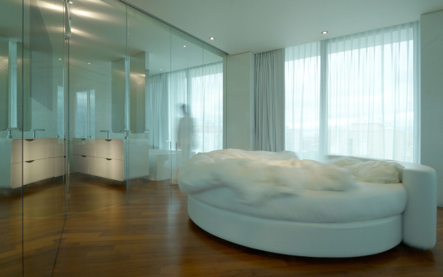 i-Suite Hotel