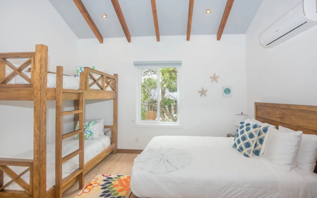 Casa Coral 2 Bedroom Home by RedAwning