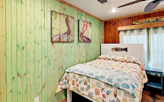 Sunrise Cabana by RedAwning 