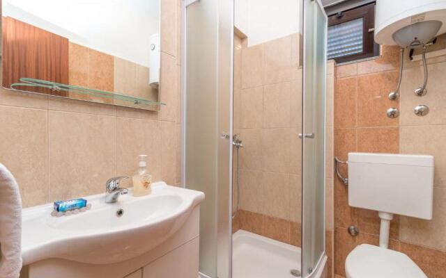 Apartments Vin - 40 m from sea