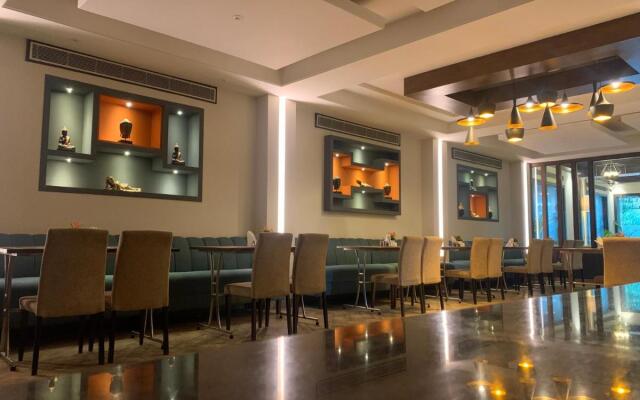 Royale Sarovar Portico Agra